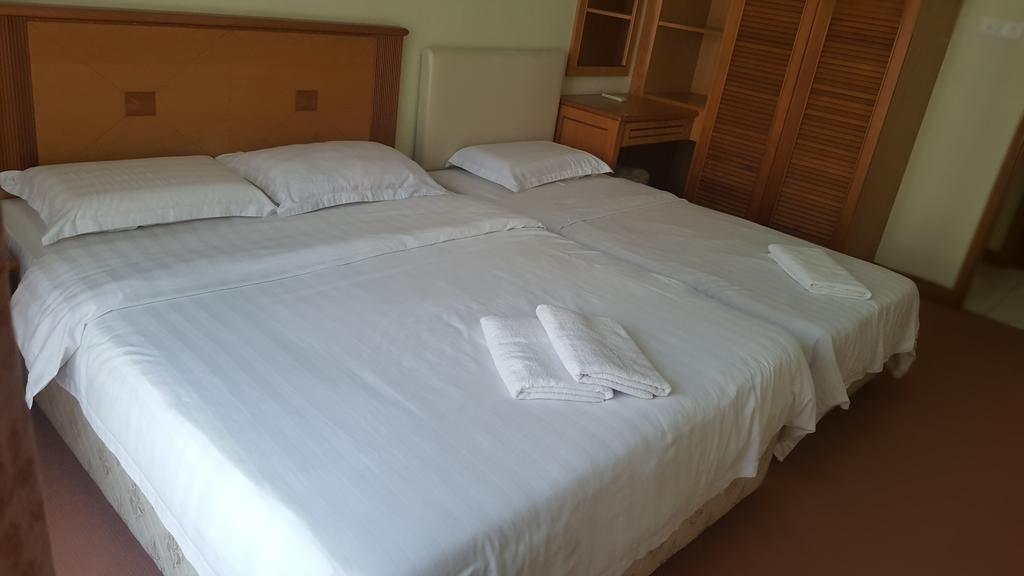 Homestay Marina Court Resort Кота-Кинабалу Экстерьер фото